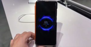 小米演示40W无线快充