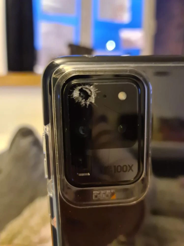 S20 Ultra相机玻璃碎裂