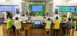 Microsoft将关闭全球所有实体店