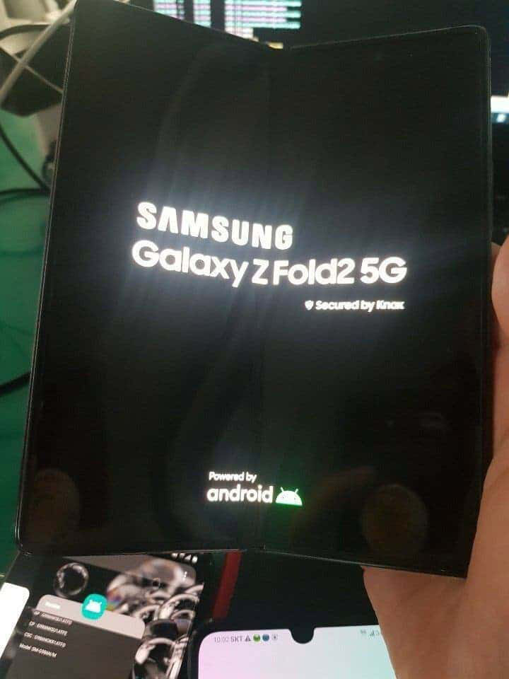三星Galaxy Z Fold 2真机曝光