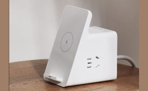 小米众筹上架立式无线充插座