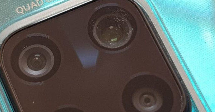 Redmi Note 9系列镜头被爆严重进灰尘问题