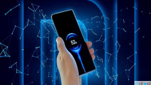 在睡房为手机充电