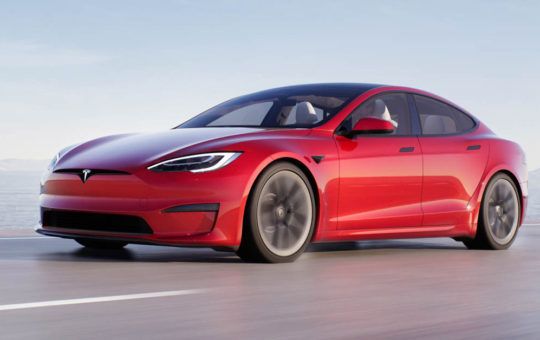 Tesla电动车将不再附送移动充电器