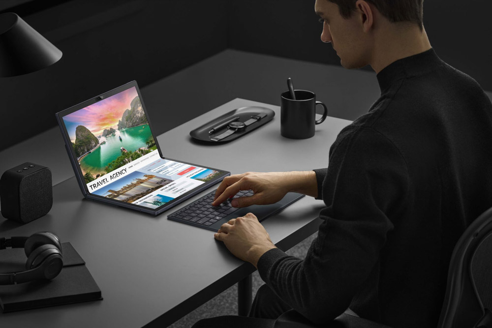 ASUS Zenbook 17 Fold OLED折屏笔电发布：售价RM14,999！ 2