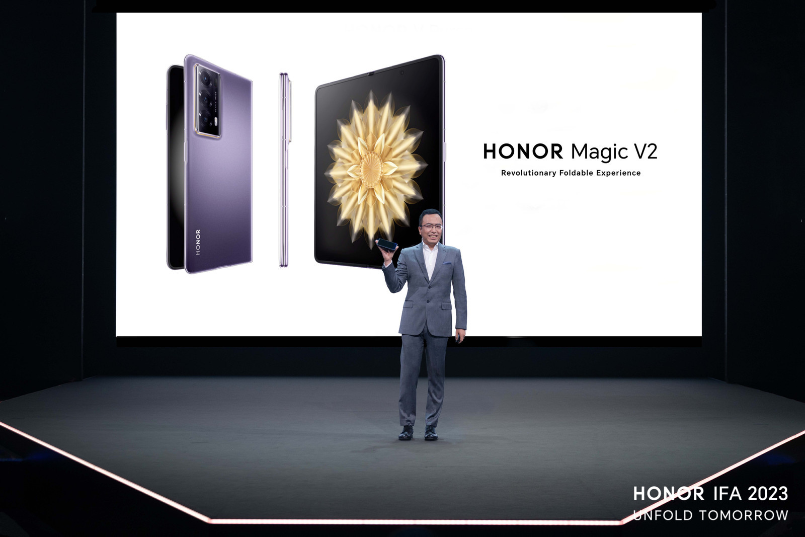 HONOR Magic V2全球首次亮相