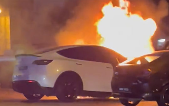 Tesla Model Y蒲种起火视频疯传