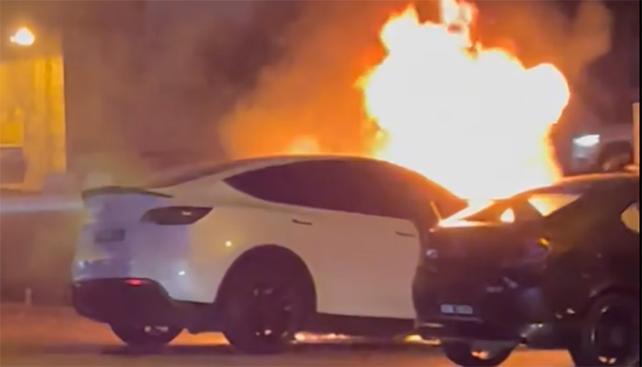 Tesla Model Y蒲种起火视频疯传