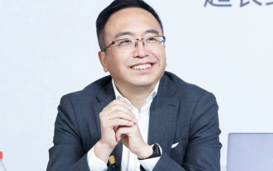 HONOR CEO赵明确认将发布Flip小折叠屏手机