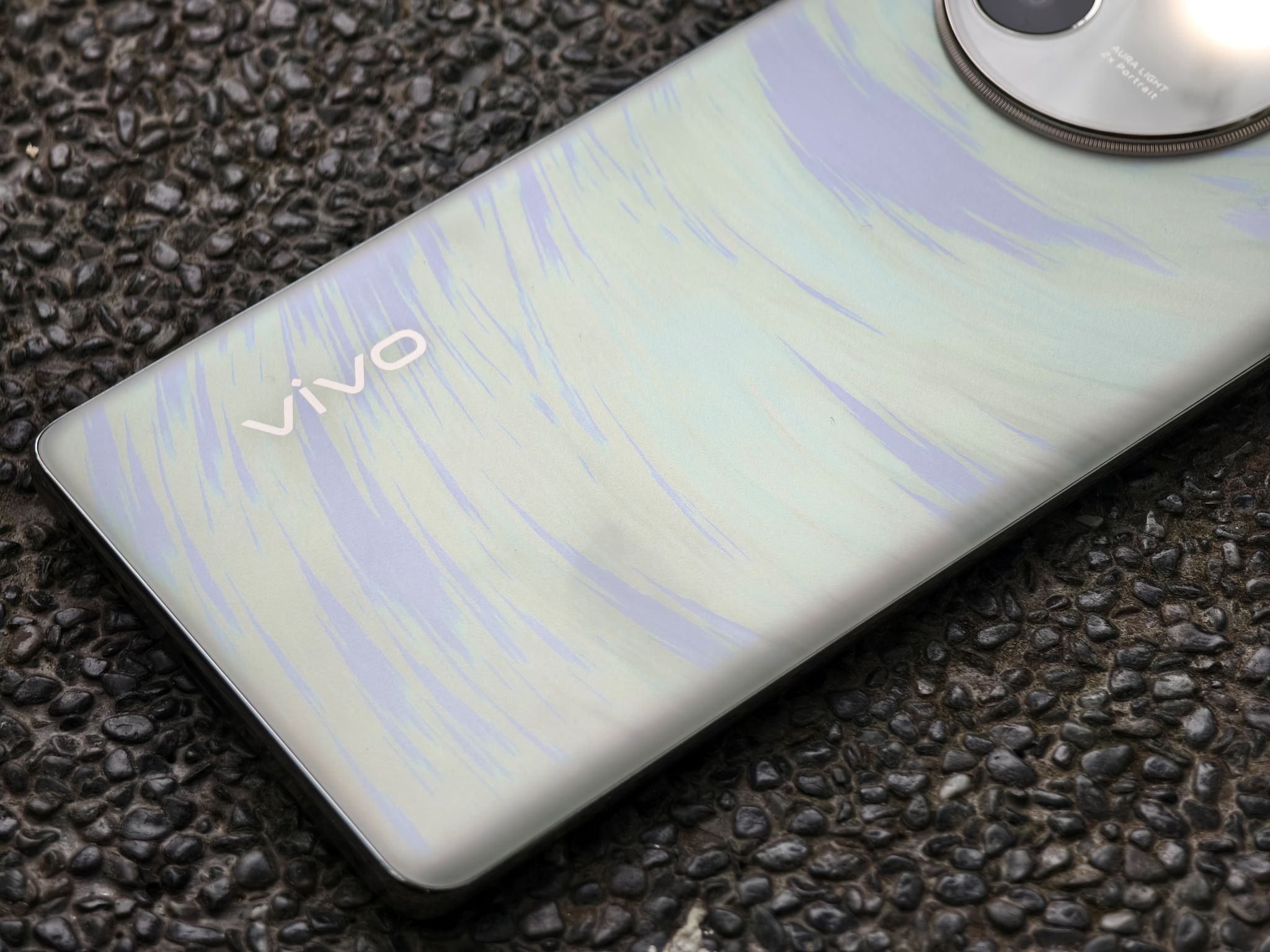 vivo V30e：“天空之镜”+柔光环人像3.0，vivo十周年最新力作！ 40