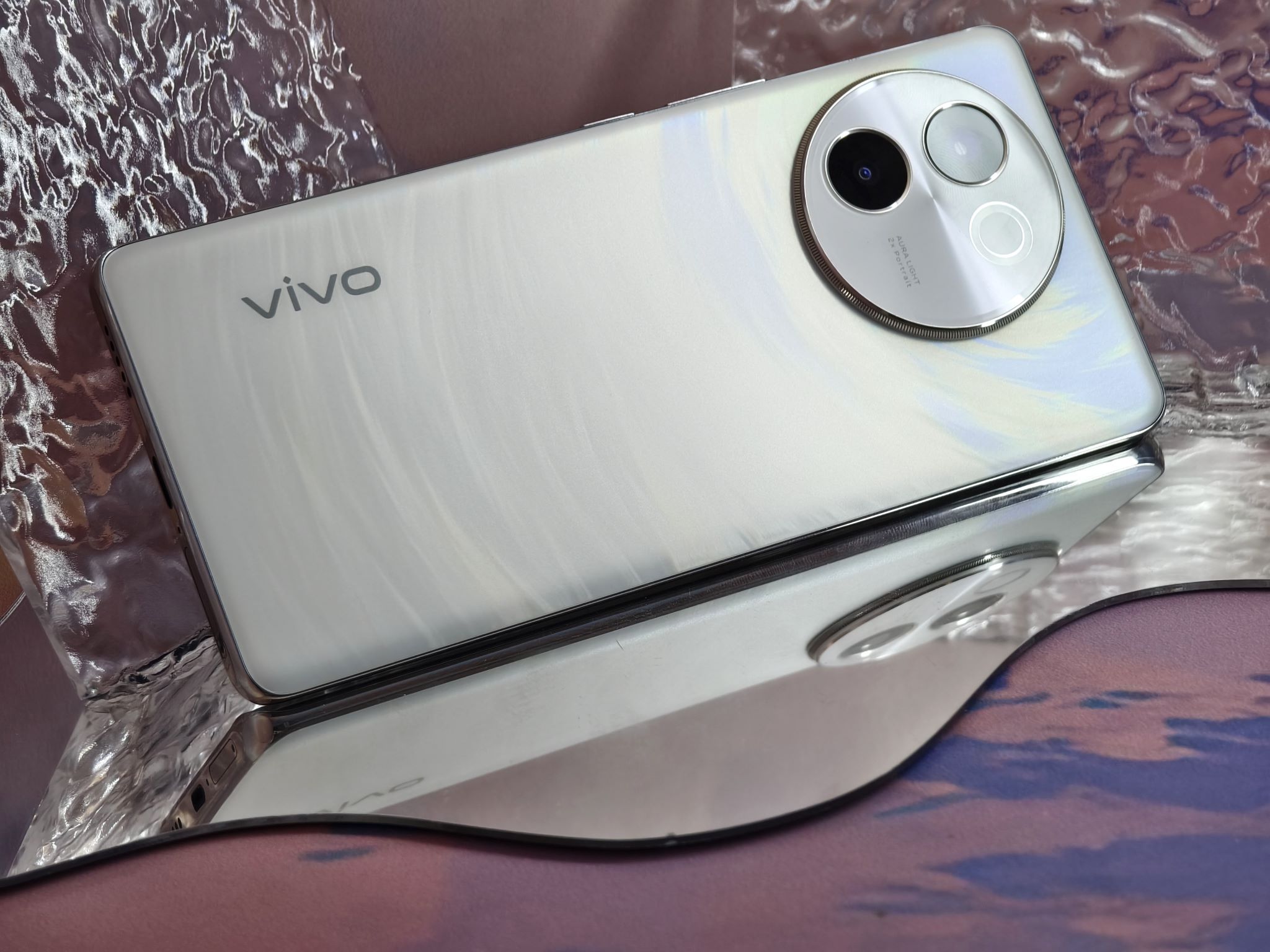 vivo V30e：“天空之镜”+柔光环人像3.0，vivo十周年最新力作！ 52