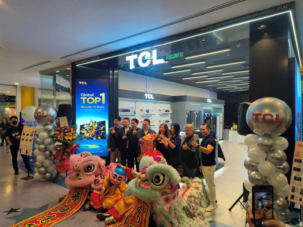 TCL在马来西亚开设首家品牌门店,进军线下零售市场 TCL在马来西亚开设首家品牌门店