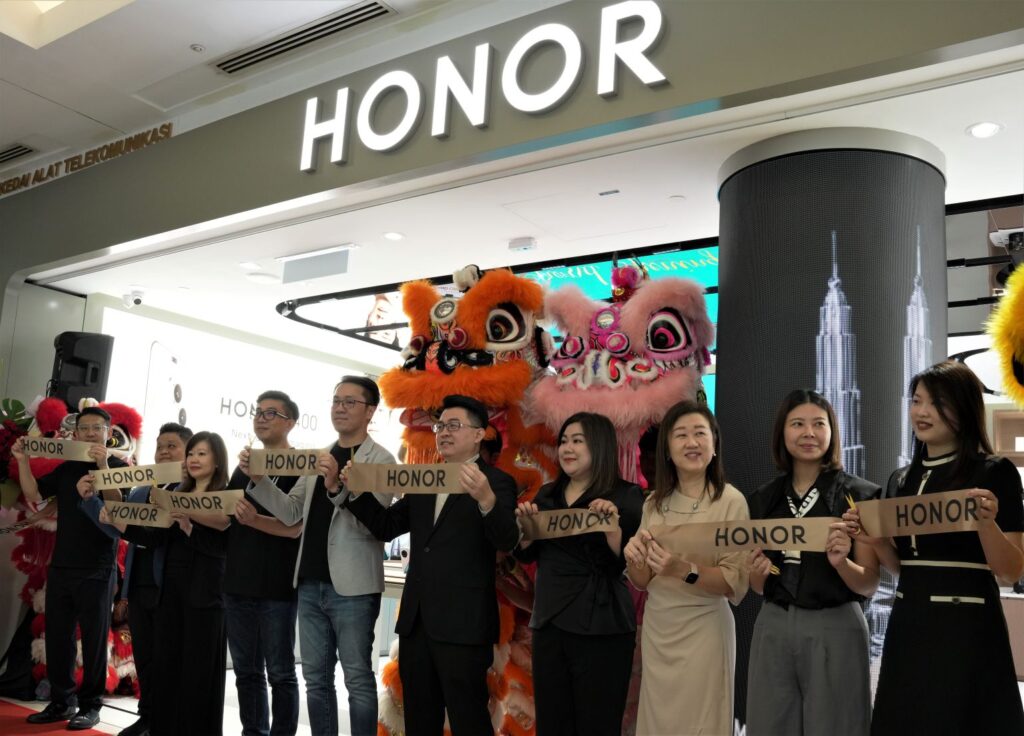 HONOR马来西亚第100家门店落地阳光广场 HONOR马来西亚第100家门店落地阳光广场