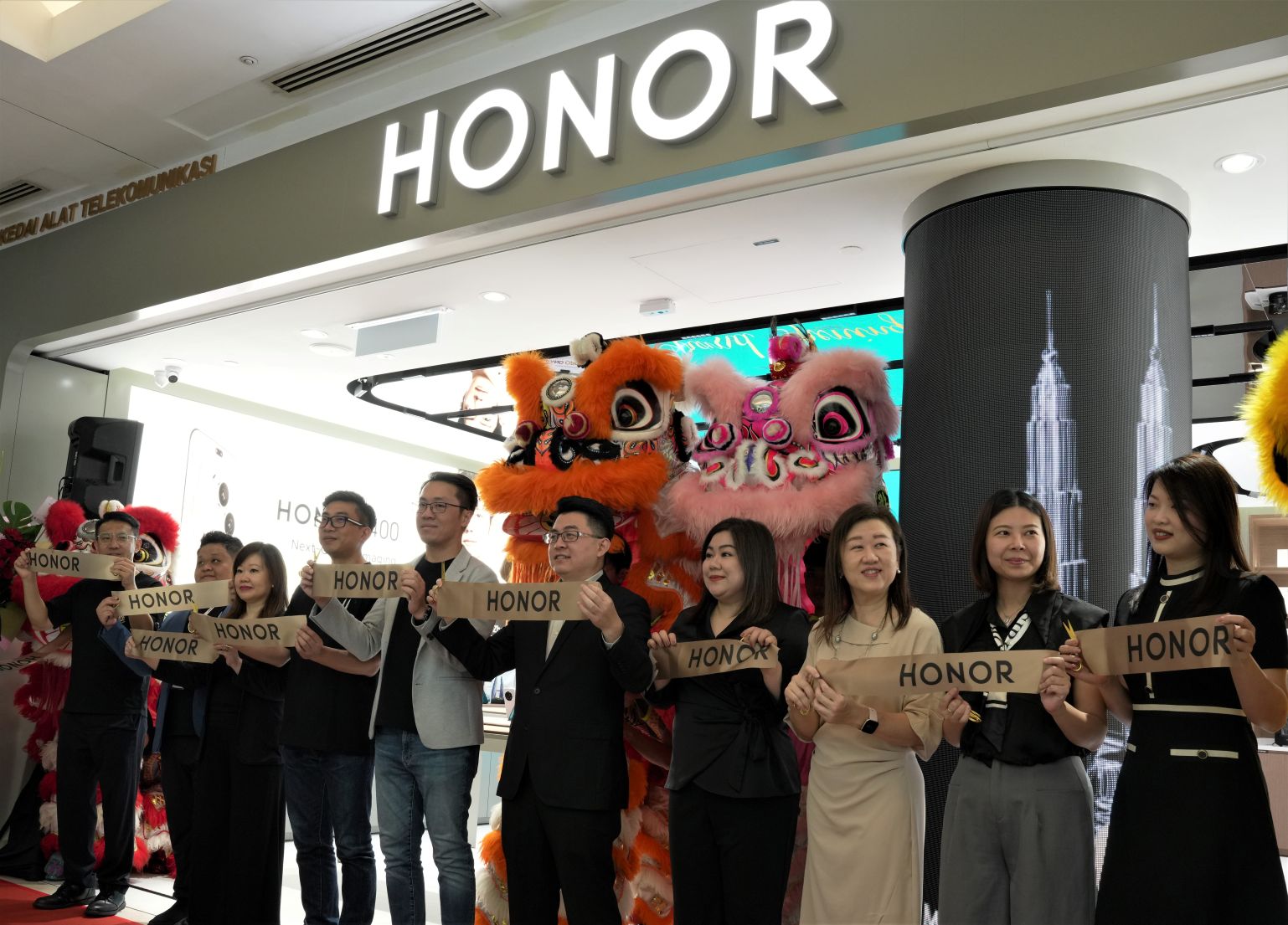 HONOR马来西亚第100家门店落地阳光广场