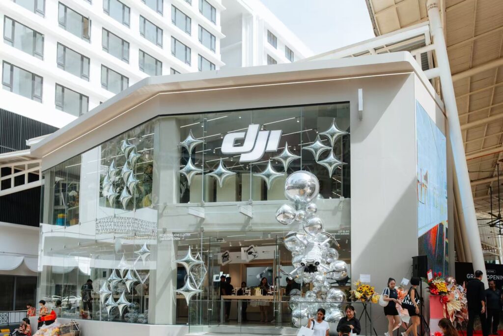 DJI Malaysia在Low Yat Park开设首家双层体验店