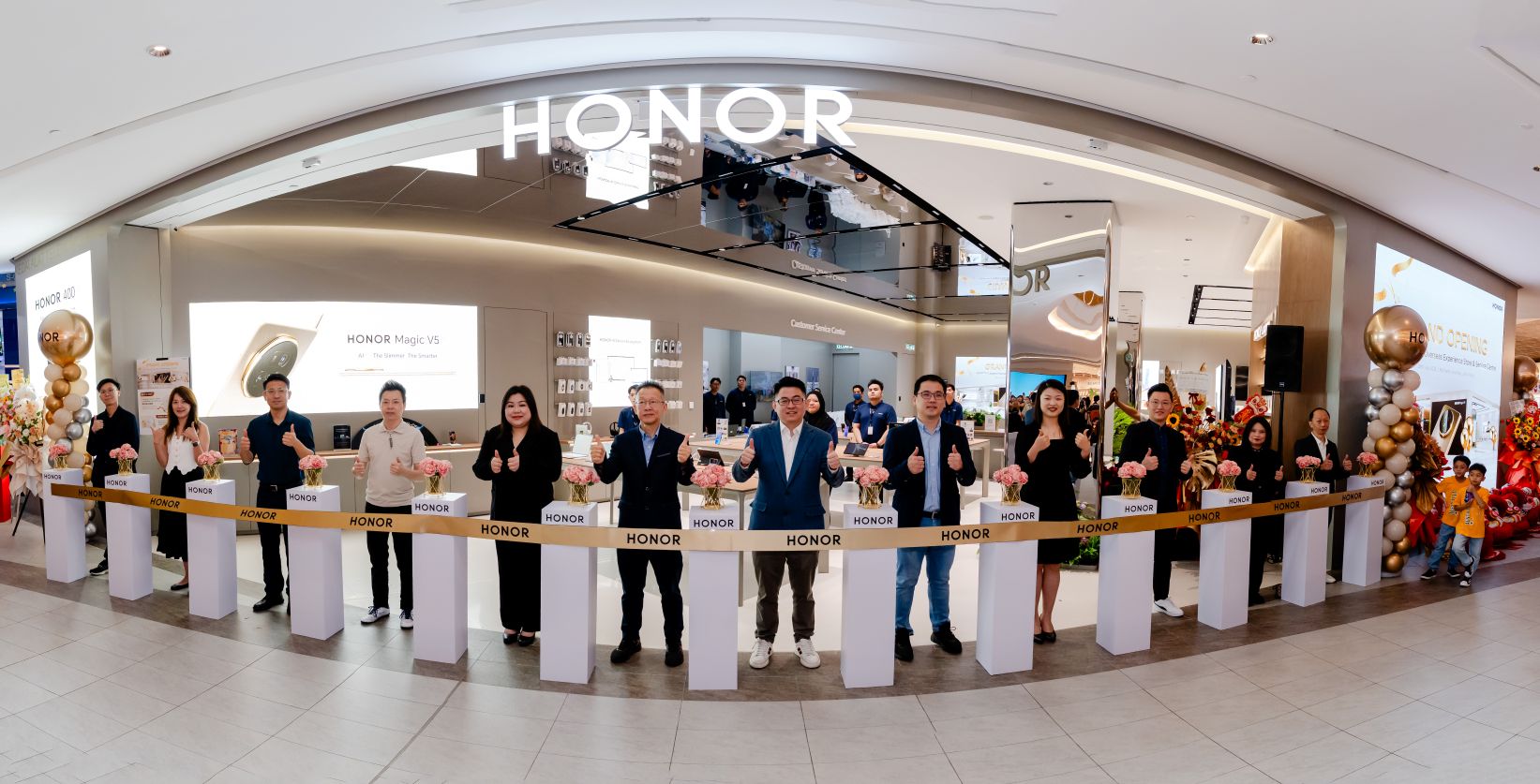 HONOR Magic V5正式开卖,柔佛新旗舰店开幕同步带动销售热潮 HONOR Magic V5正式开卖,柔佛新旗舰店开幕同步带动销售热潮 1