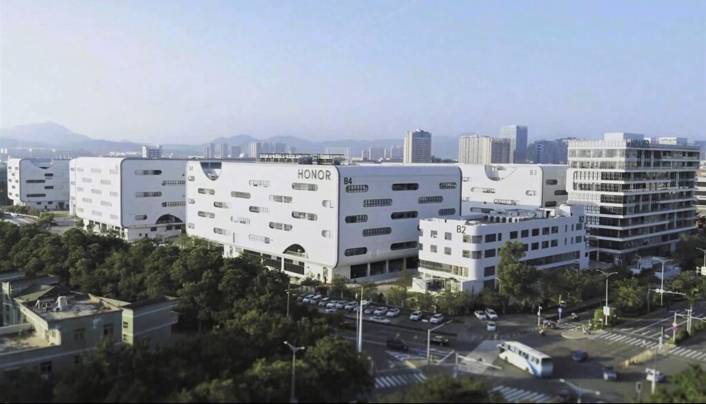 马来西亚驻华大使参观HONOR智能制造工厂 1