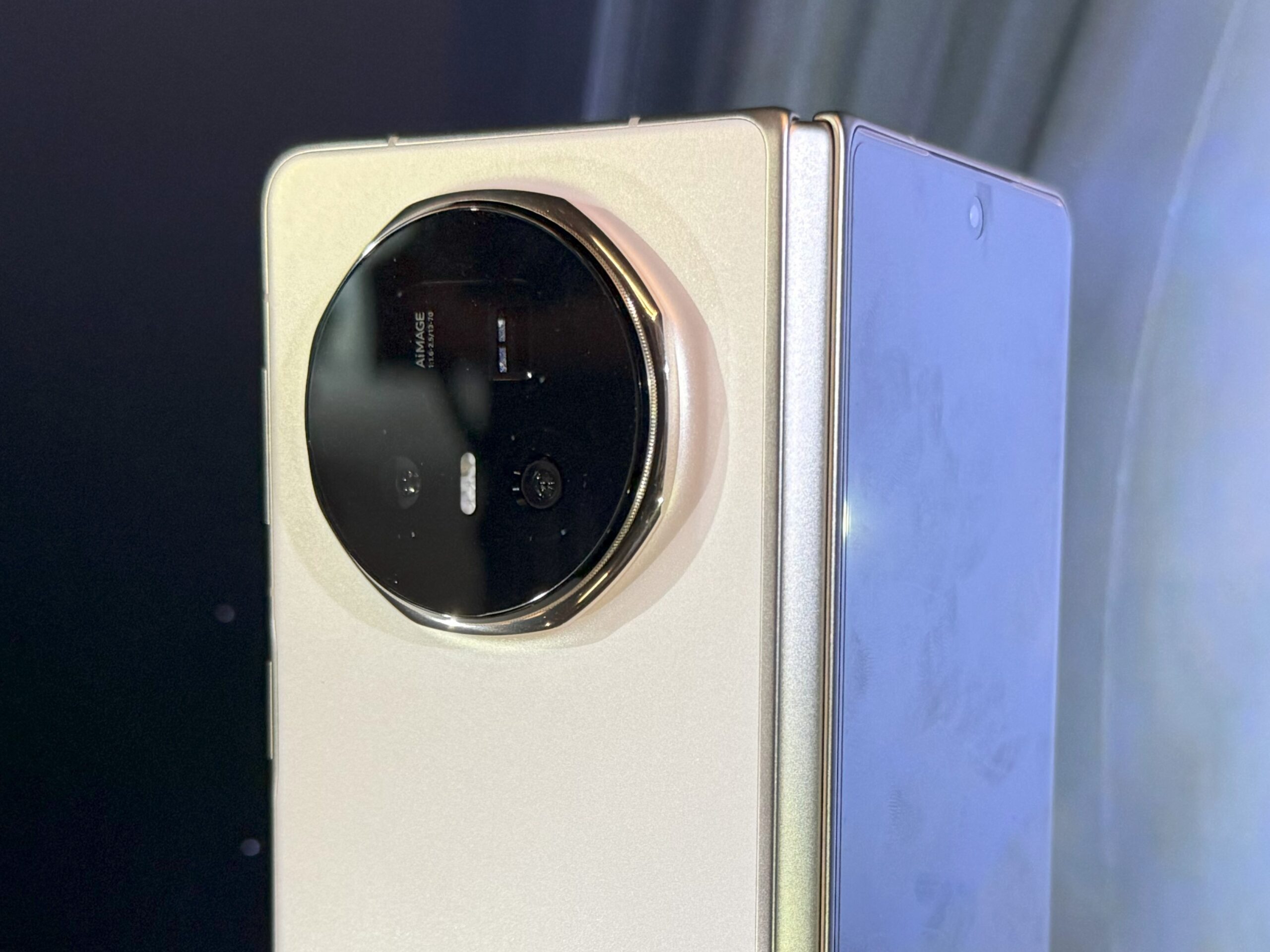 HONOR Magic V5 评测：这牙膏挤爆了 4