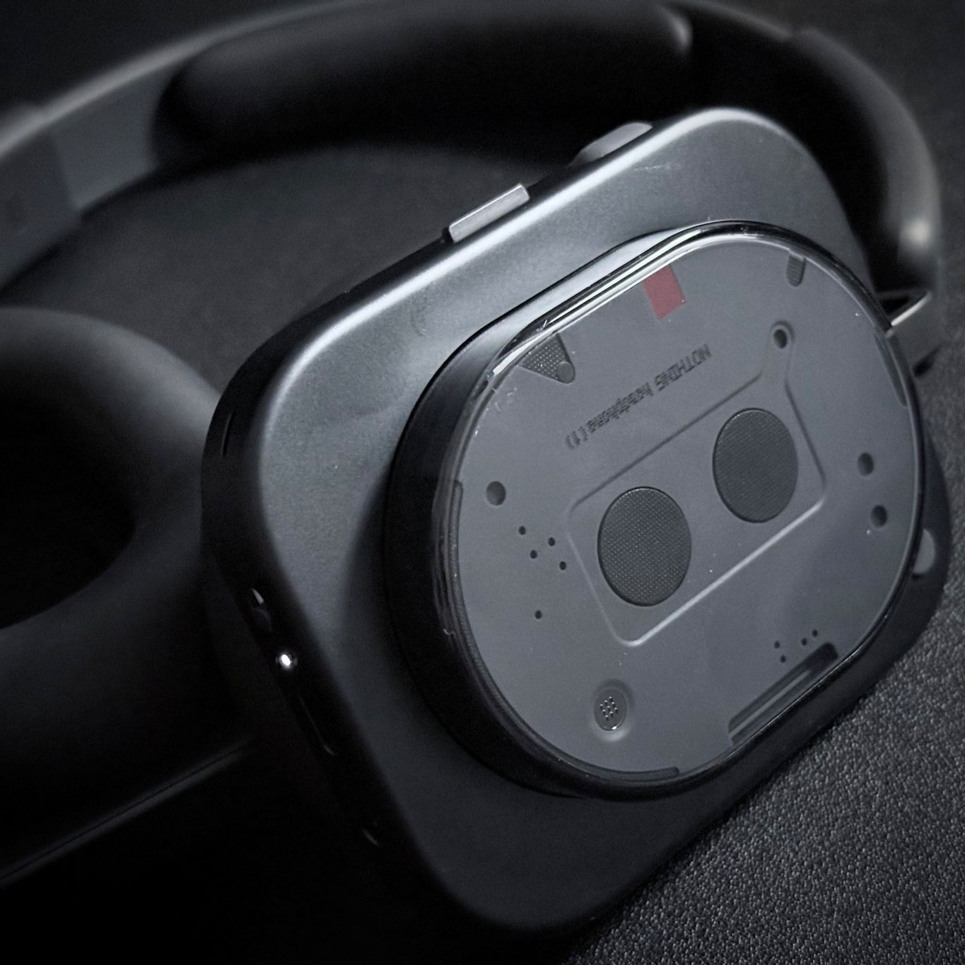 Nothing Headphone (1) 实测：除了帅，还能打吗？ 2