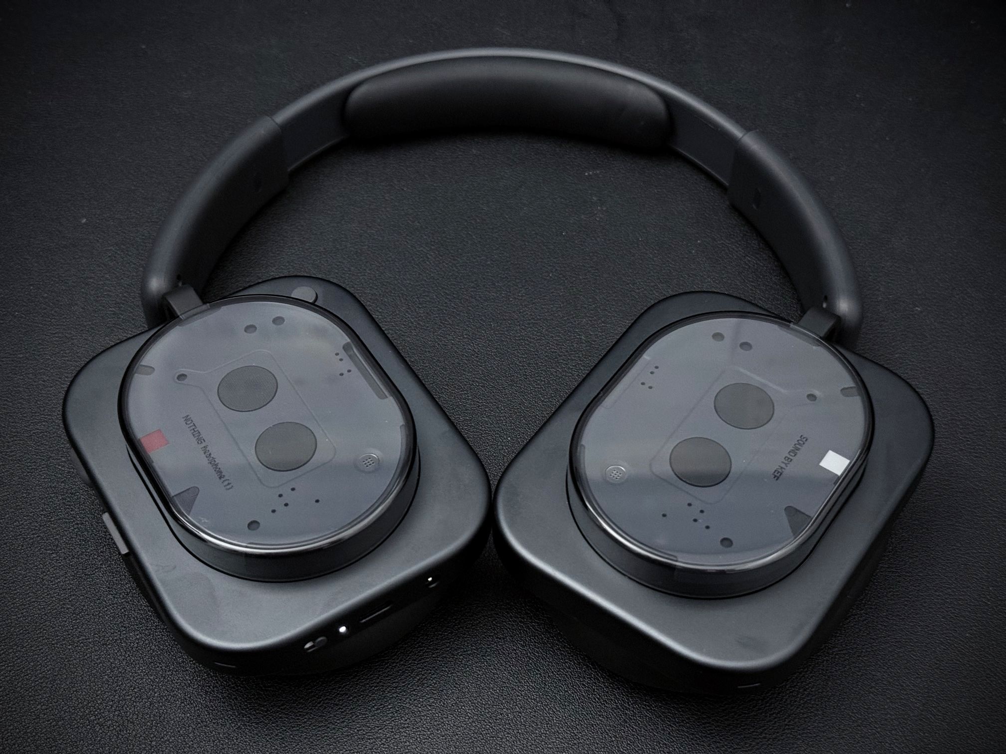 Nothing Headphone (1) 实测：除了帅，还能打吗？ 1