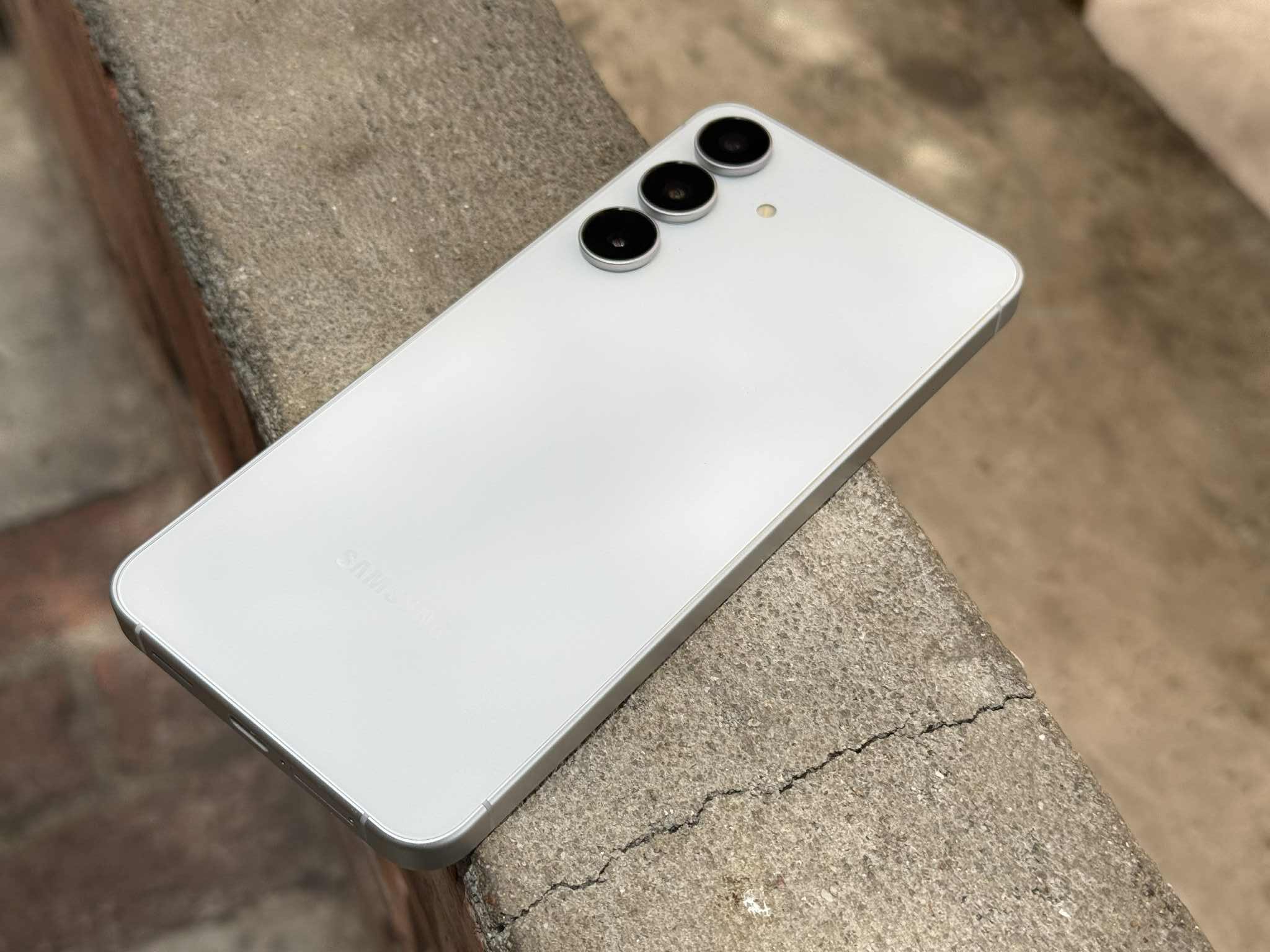 三星 Galaxy S25 FE 体验：更轻更薄 质感升级 1