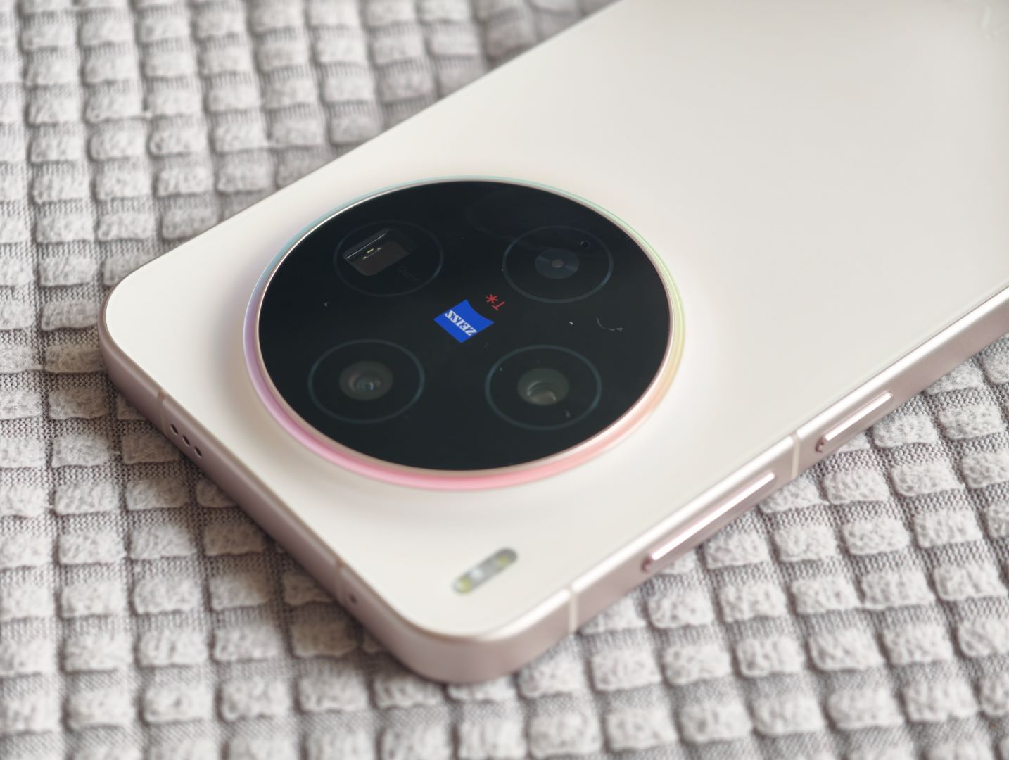 vivo X300 评测:既Mini又Pro vivo X300 评测:既Mini又Pro 4