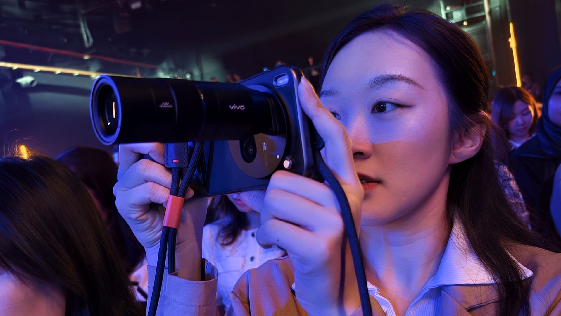 vivo X300 Pro 深度评测:2025 年最强影像手机 vivo X300 Pro 深度评测:2025 年最强影像手机 1