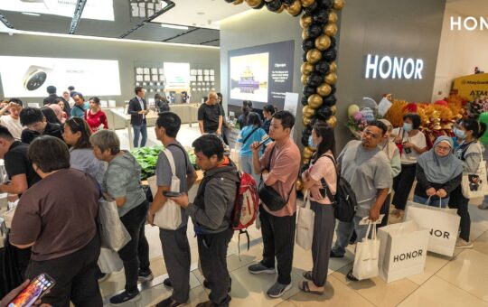 HONOR Magic8 Pro 开售首个周末热度高涨