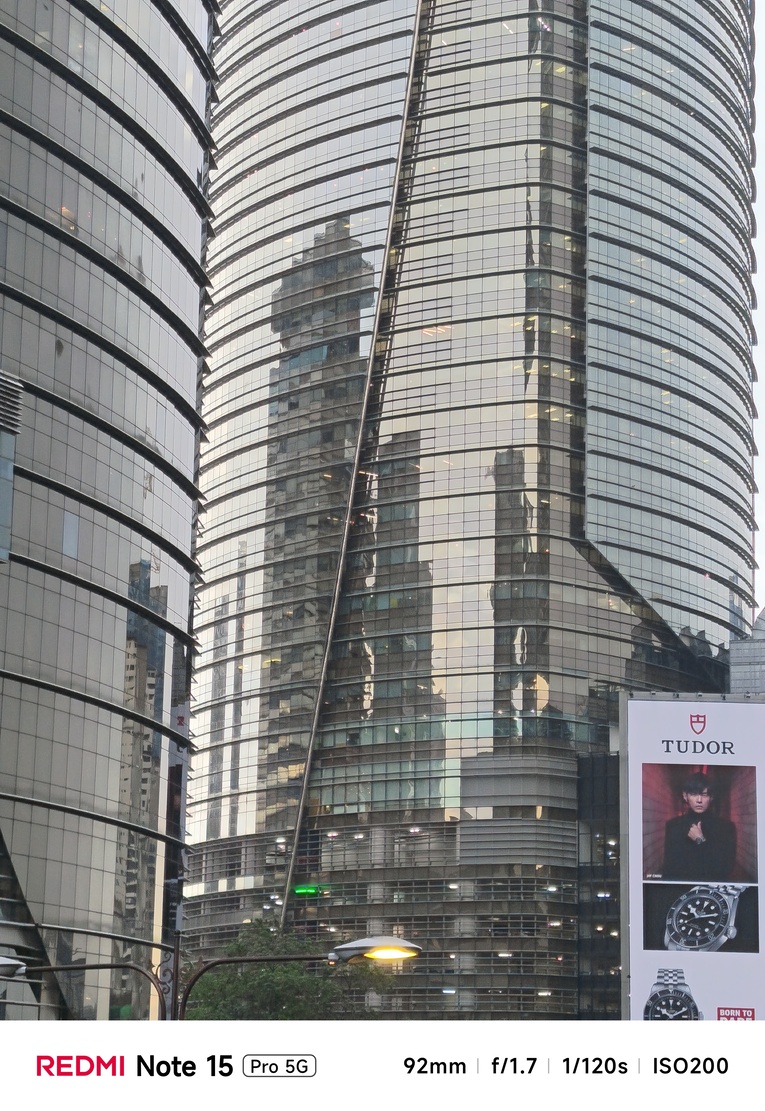 REDMI Note 15 Pro 5G 评测:耐用、影像、续航一次到位 REDMI Note 15 Pro 5G 评测:耐用、影像、续航一次到位 7