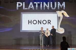 HONOR 马来西亚荣获 2025 Putra Brand Awards 通讯设备类白金奖 2