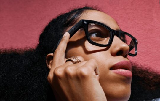 Meta 智能眼镜被曝泄露用户私密视频：外包审核员可见裸露与性行为画面？