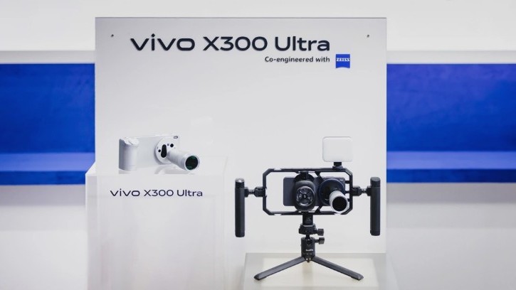 vivo X300 Ultra 亮相 MWC 2026：全球首发 400mm 蔡司增距镜 + 全焦段 4K 120fps 10bit Log 录制 1