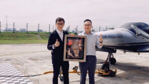 HONOR Magic V6 创下“拖动飞机”亚洲纪录