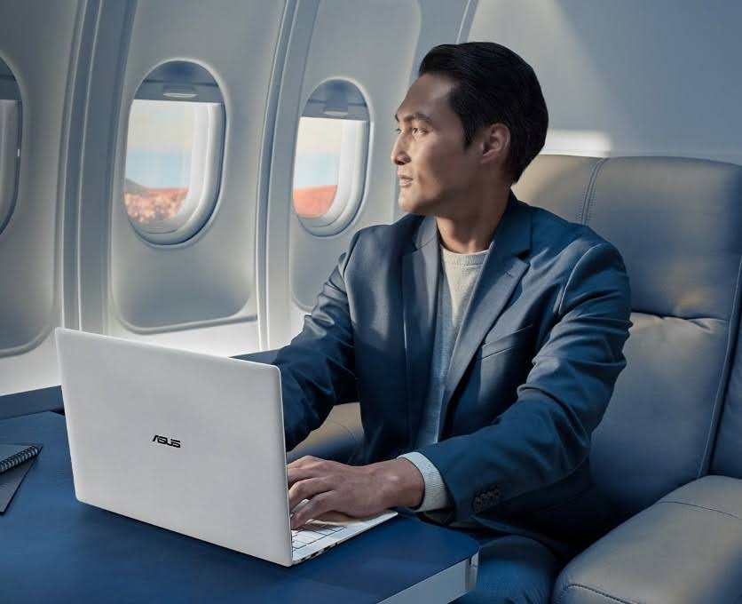ASUS ExpertBook Ultra :重新定义旗舰商务笔记本电脑 ASUS ExpertBook Ultra :重新定义旗舰商务笔记本电脑 4