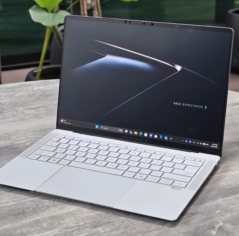 ASUS ExpertBook Ultra 评测:不足 1kg 机身又能玩 3A 游戏的旗舰商务本? ASUS ExpertBook Ultra 评测:不足 1kg 机身又能玩 3A 游戏的旗舰商务本? 1