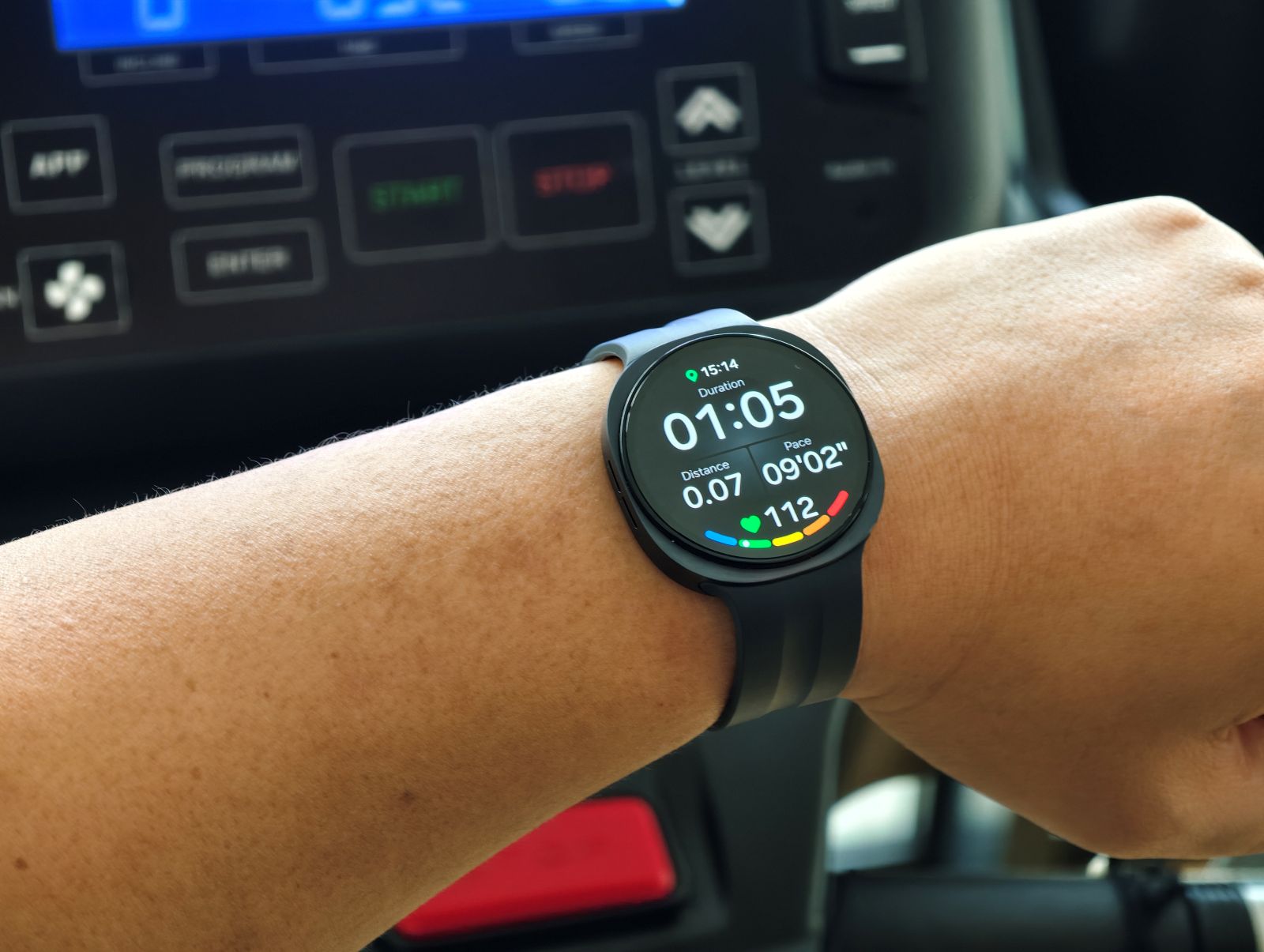 三星 Galaxy Watch9 全面升级：首搭骁龙芯片，AI 健康管理更主动、更懂你 4