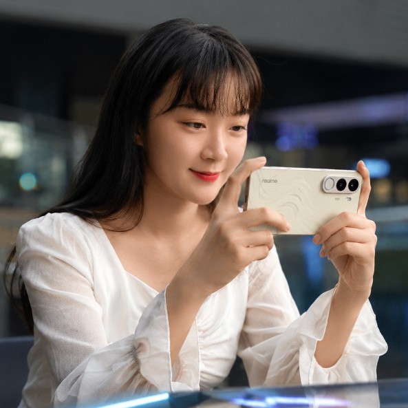 realme C100X 评测:8000mAh 大电池,主打续航、耐用与流畅 realme C100X 评测:8000mAh 大电池,主打续航、耐用与流畅 2