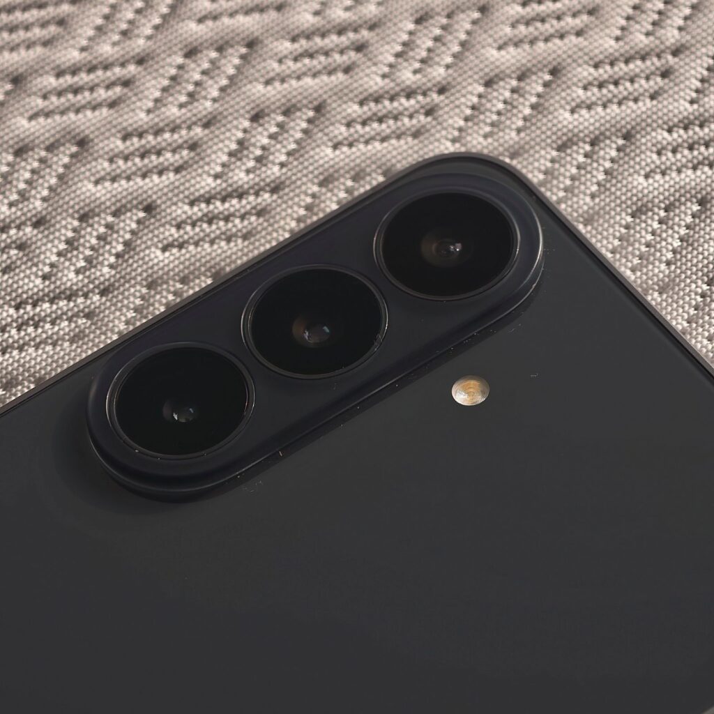 Samsung Galaxy S26 FE：不用买顶级旗舰，也能有完整 Galaxy 体验 3